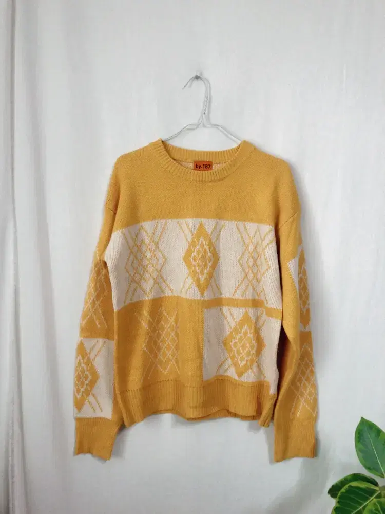 Man yellow knit