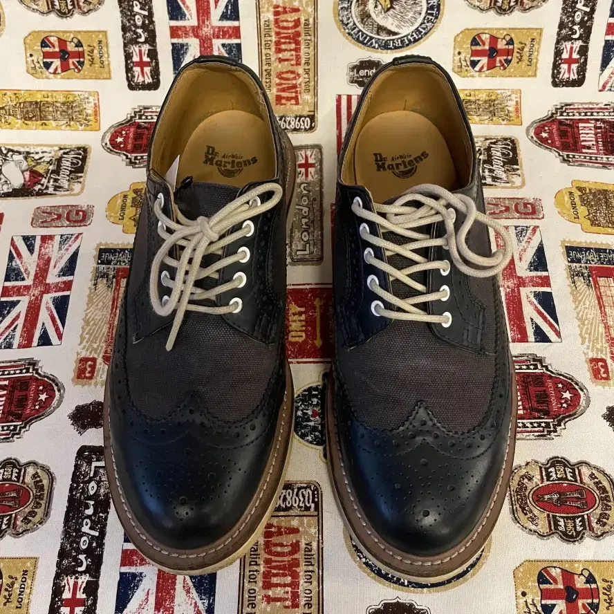 Dr.Martens 닥터마틴 UK6 250 / 2833