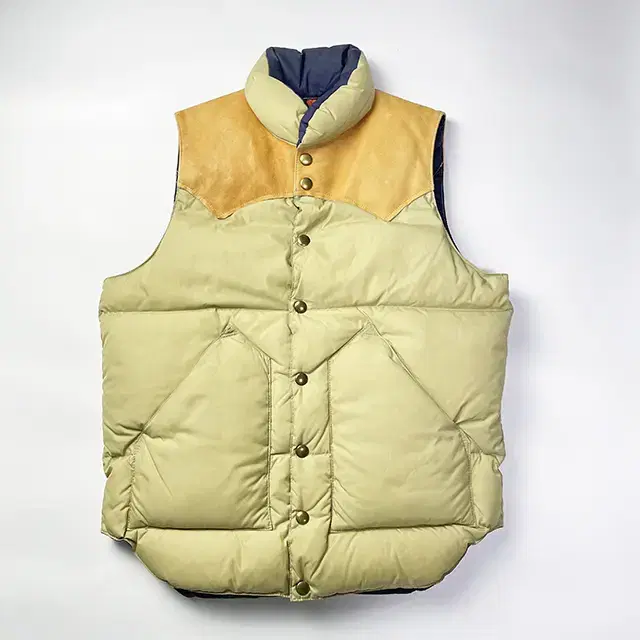 BEAMS Rocky Mountain Featherbed Down Vest