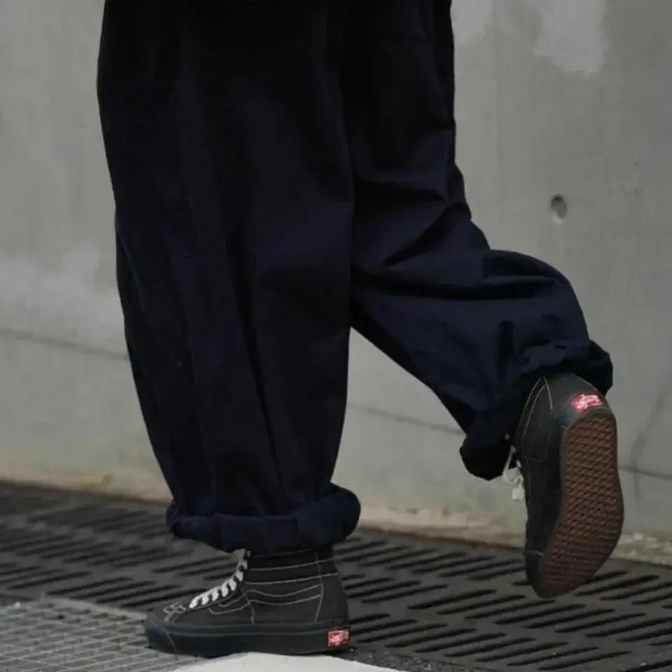 (LARGE) PIN SKTBS SUMO PANTS NAVY