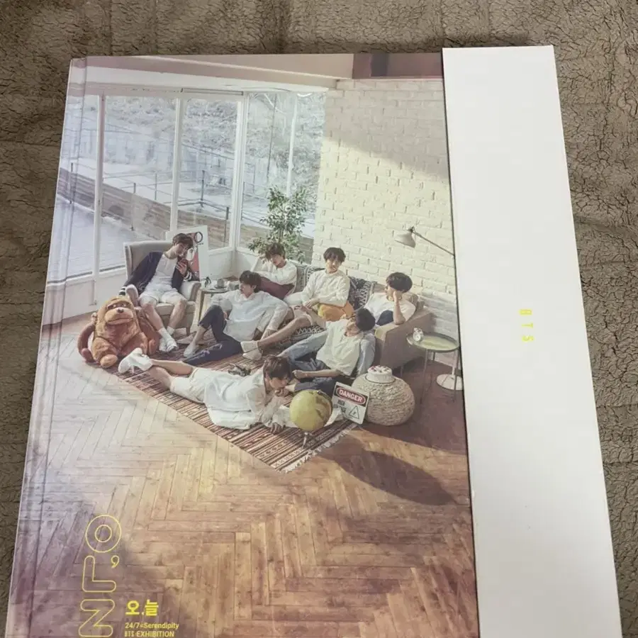 방탄소년단 오 늘 2018 EXHIBITION BOOK