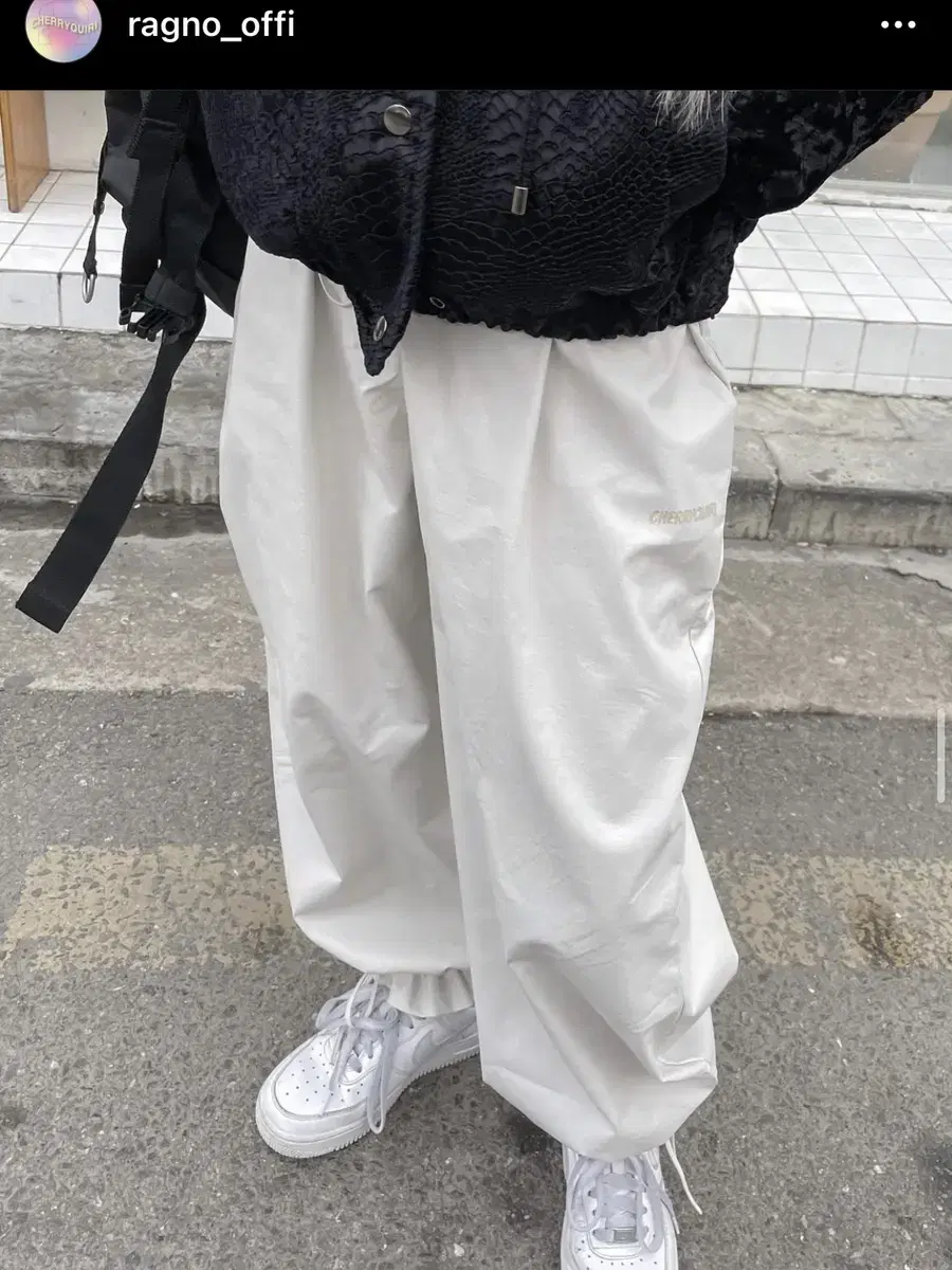 What is it? Cherry Curl Dim Sum Pants Ivory Black