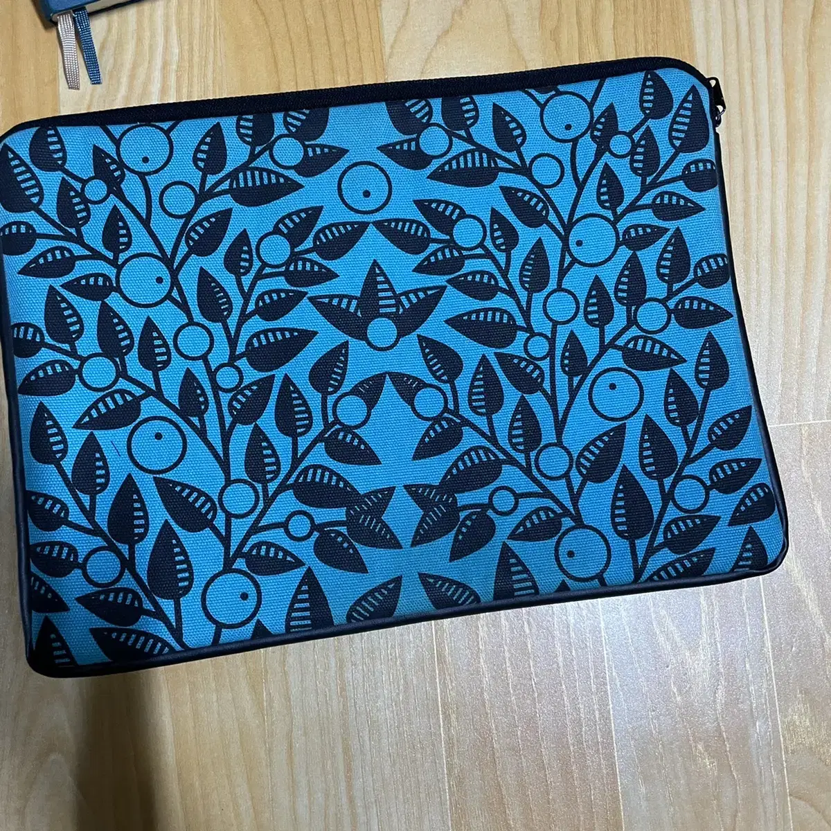 Laptop pouch