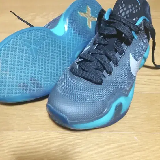 Kobe 10 "Liberty" 거의 안신어본 한정판 신발 팝니다