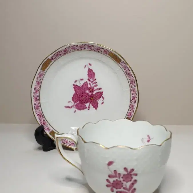 Vintage Herend Raspberry Cup&Saucers 헤렌드