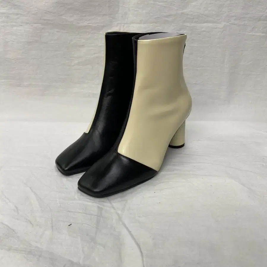 SALONDEJU -Ankle Boots Black&Ivory 225