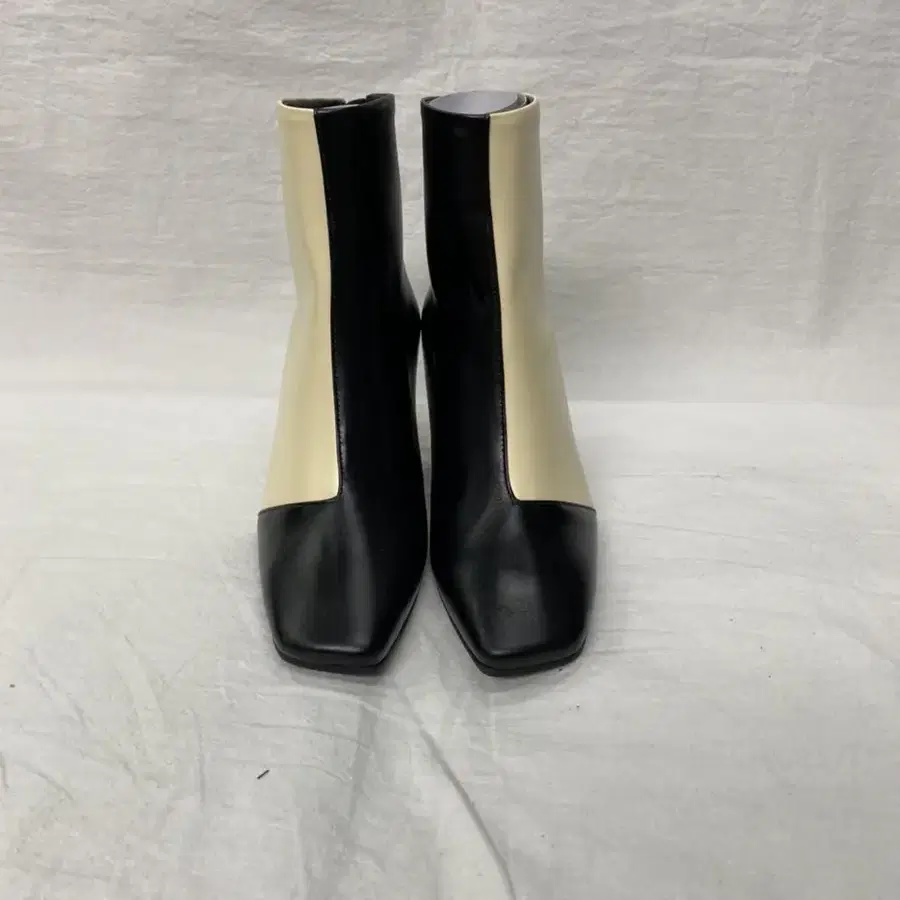 SALONDEJU -Ankle Boots Black&Ivory 225