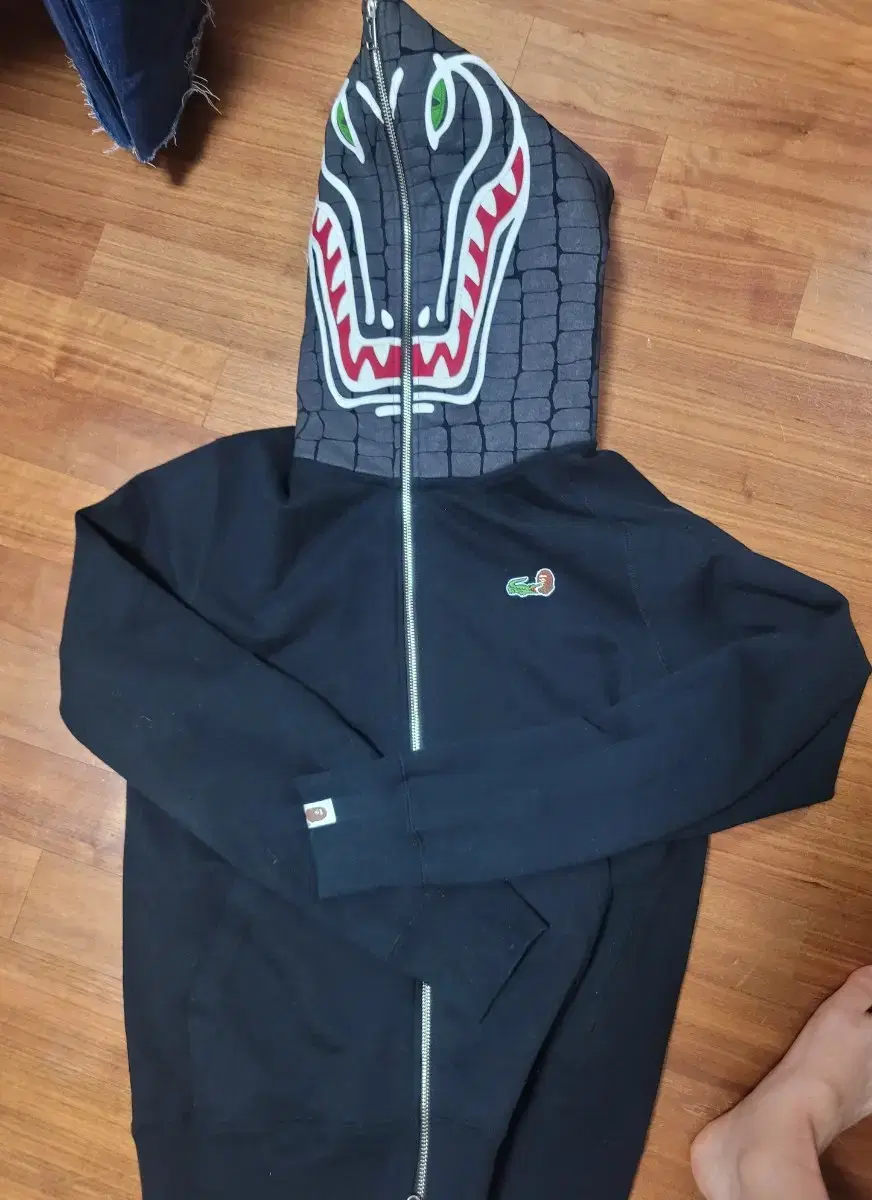 Genuine) Vape Shark Lacoste Collaboration One Han