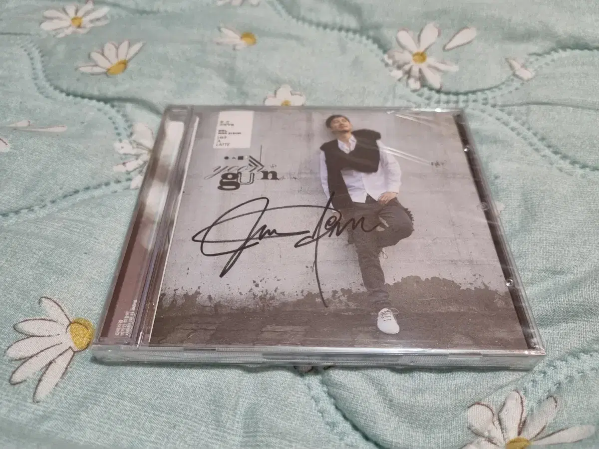 Yoon Gun sealed sells signed albums