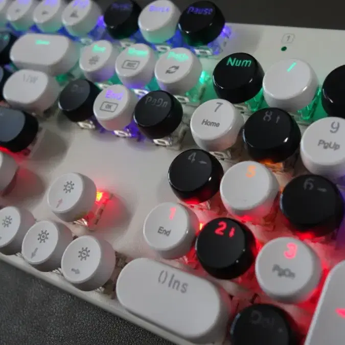 Keyboard 기계식키보드,조약돌키캡,블랙앤화인트,커스텀키보드 on Bunjang with safe global shipping. Keyboard 기계식키보드,조약돌키캡,블랙앤화인트,커스텀키보드 On Bunjang With Safe Global Shipping.