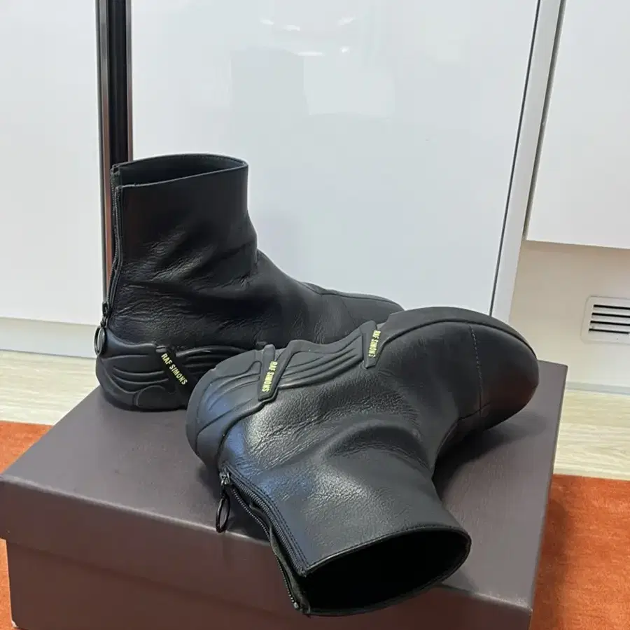 라프시몬스 사일론cylon ankle boots 부츠