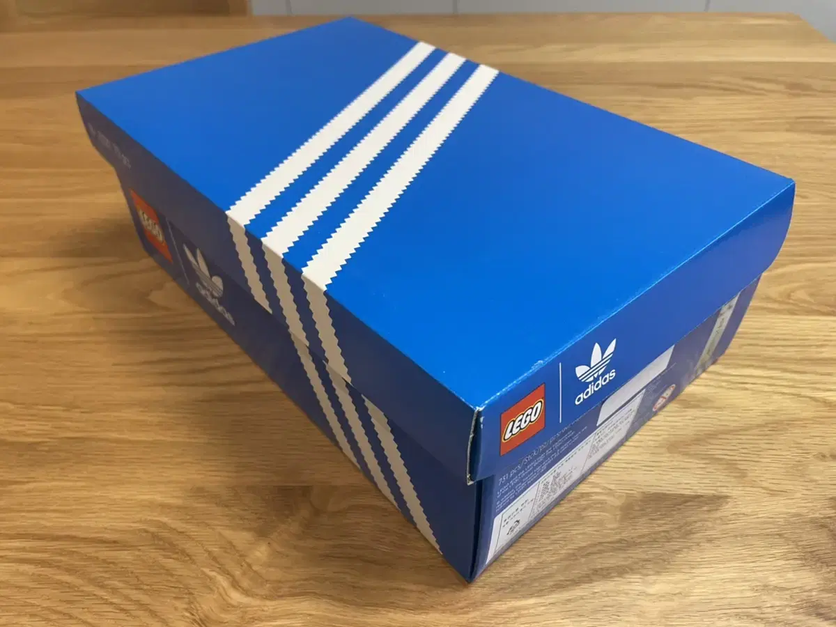 Adidas LEGO