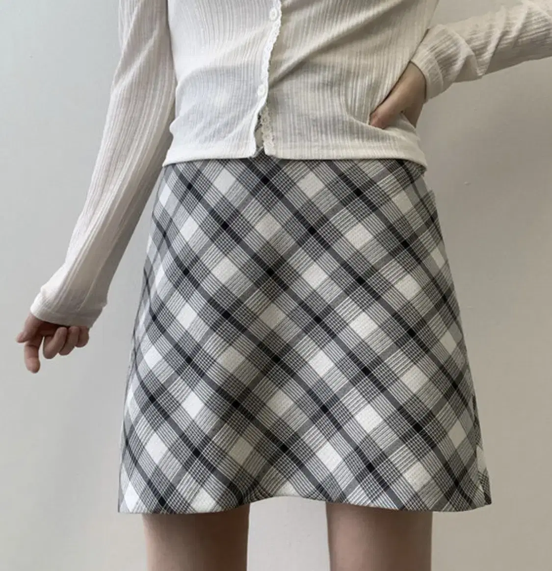 No delivery)) Unique check mini skirt (new item)