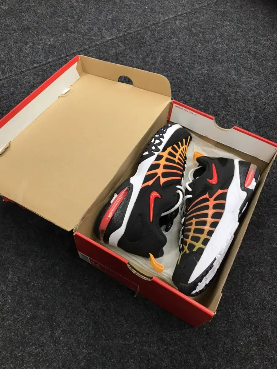 275 Nike Air Max 120 Laser Orange