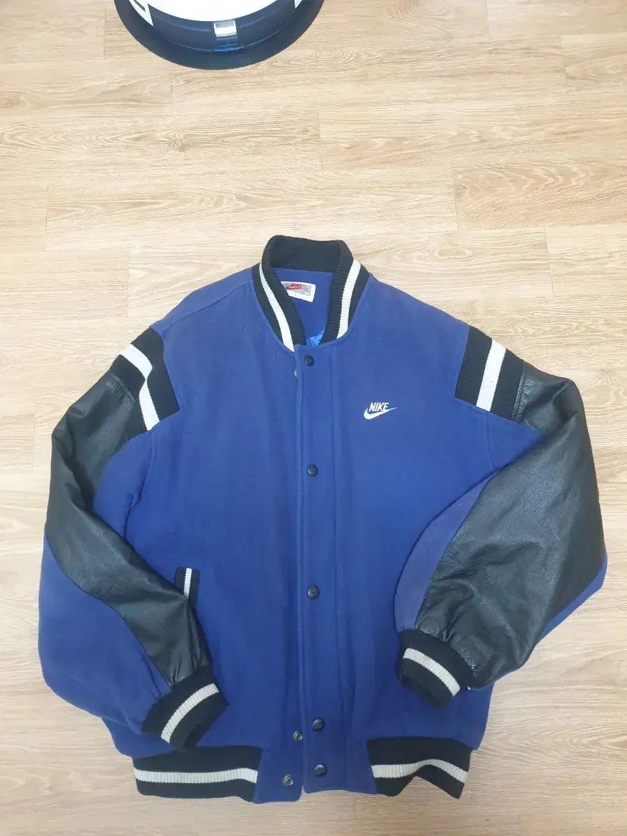 Samna Sports Nike Stadium Jackets for sale.