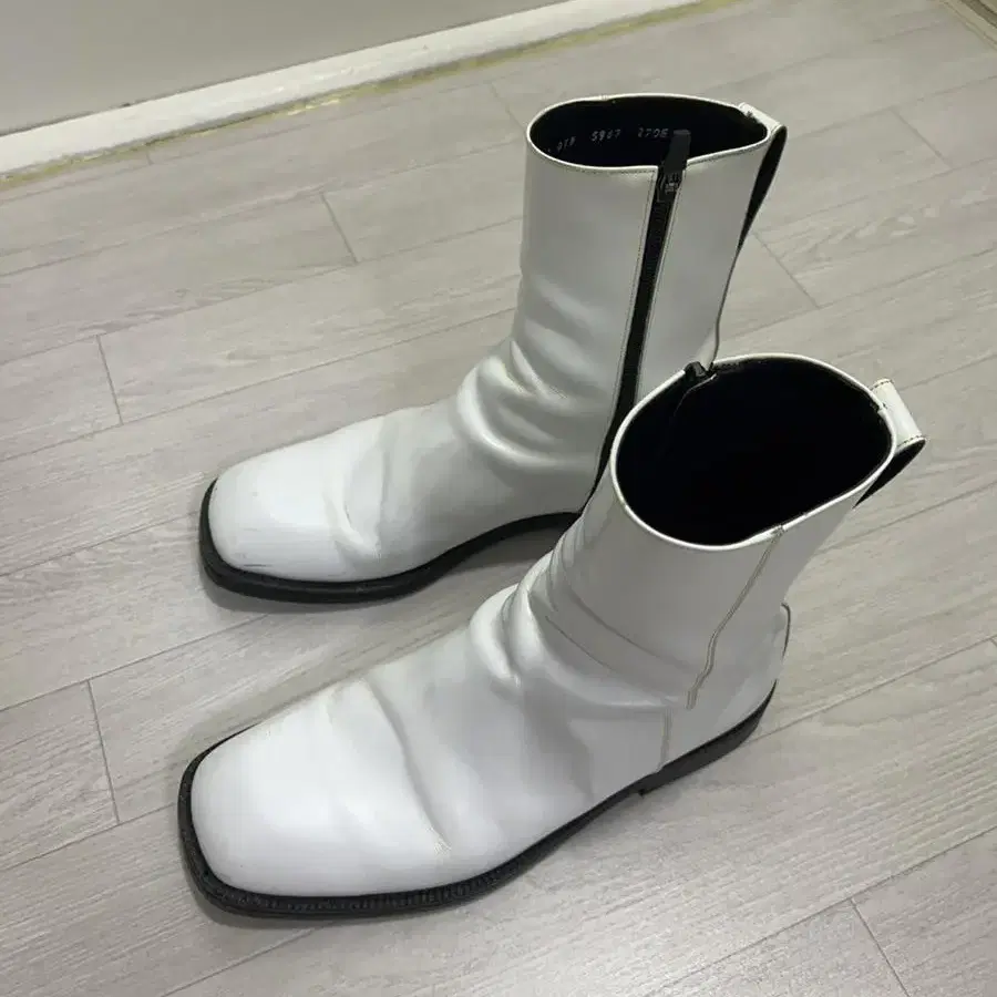 (270) 비얼디드키드 Silhouette Boots_White