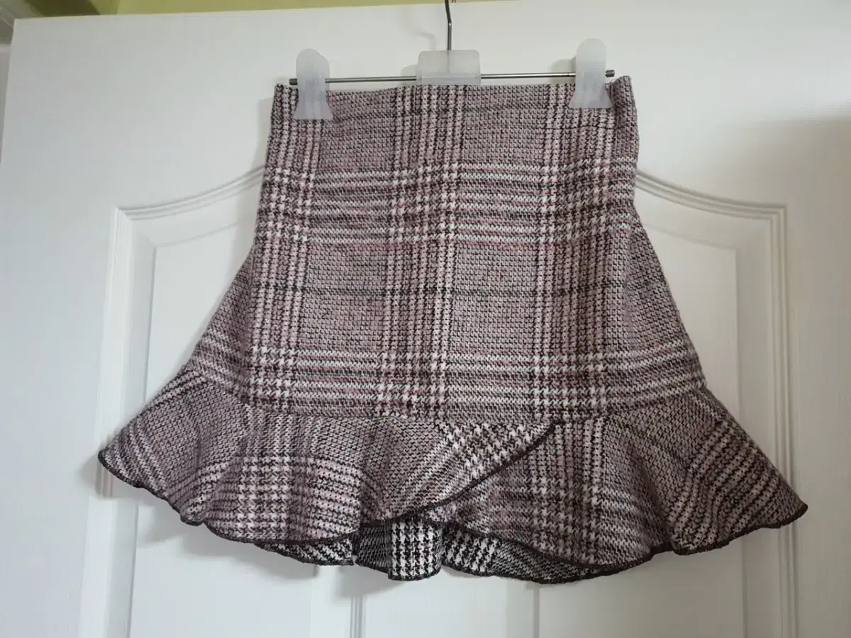 Hong Check Skirt