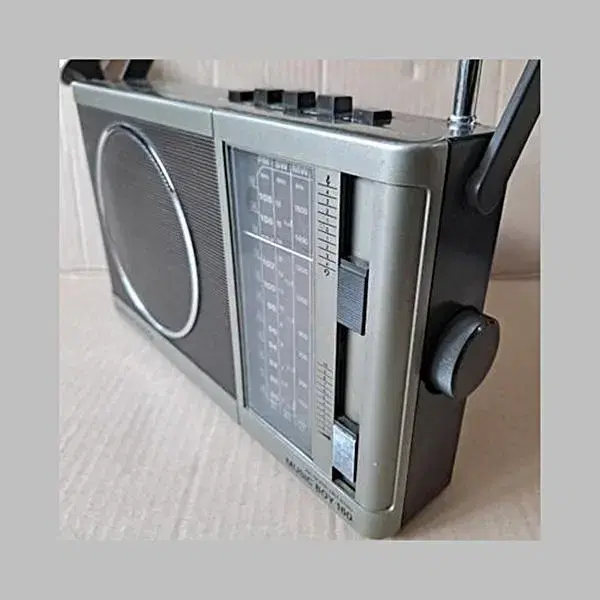 독일 그룬딕 GRUNDIG 포터블 라디오  MB160