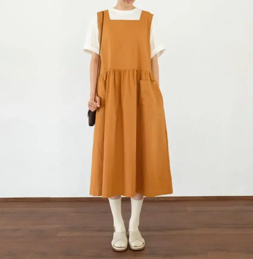 Slowphone Square Neck Linen ONEPIECE Orange Mustard (Live action available)