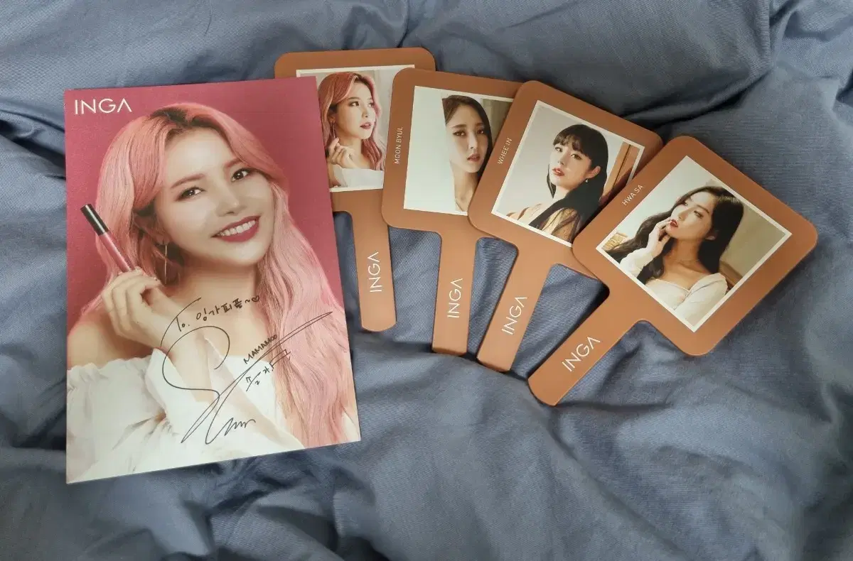 Mamamoo Inga Mirror, Miniposter