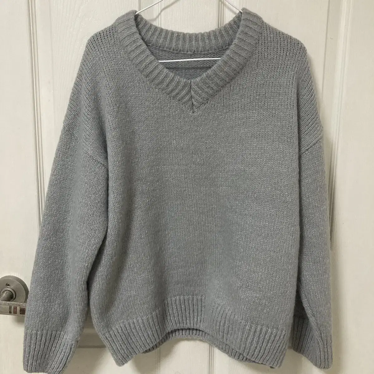 V-neck knit