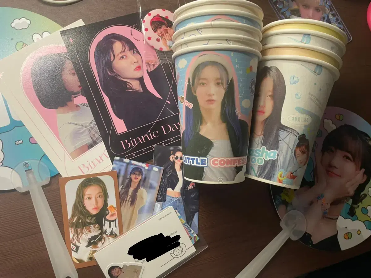 Oh My Girl Beanie & yooa Birthday Cafe unofficial goods WTS