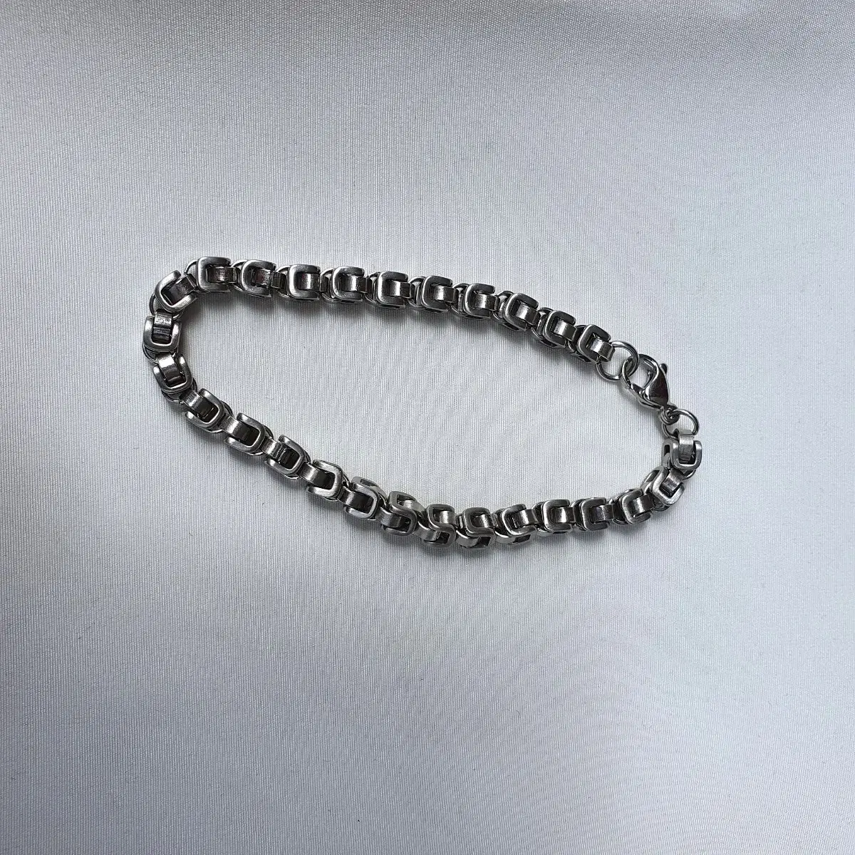 SS New Item) Connected square chain bracelet 1 color