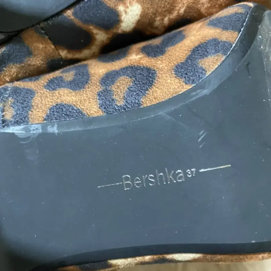 버쉬카 Bershka 송치구두/하이힐 38 240 새상품