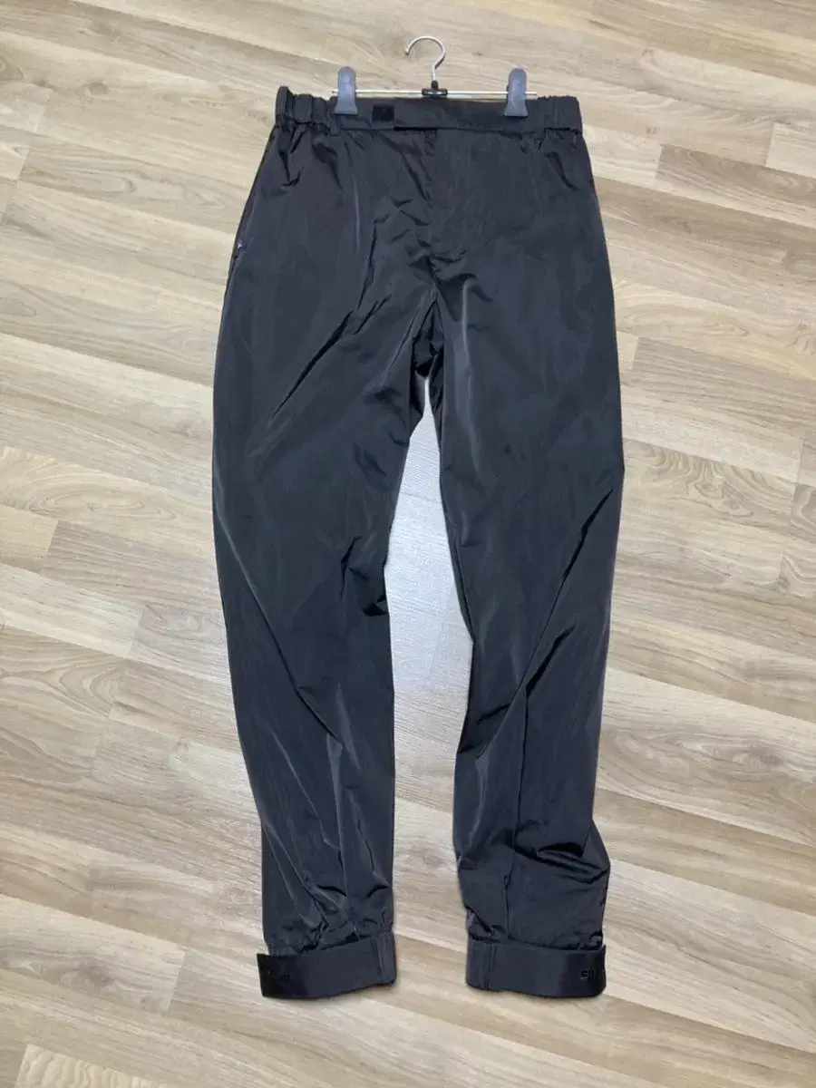 New, unworn) ELLIOT Memory Track Pants