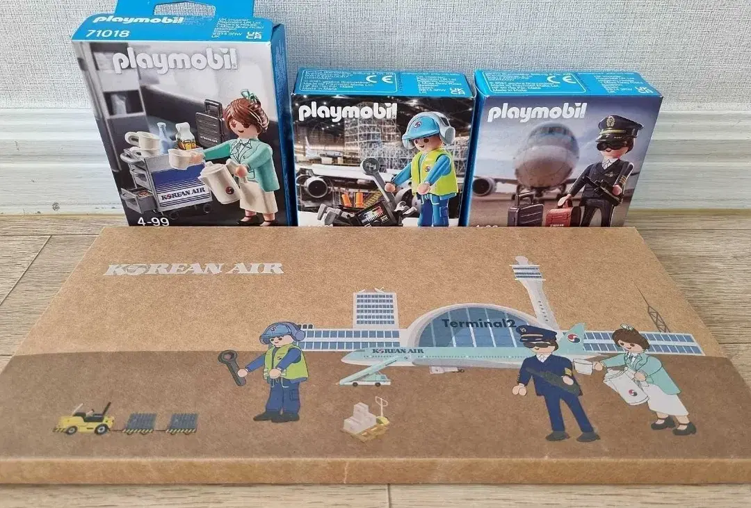 Korean Air Playmobil Korean Air Playmobil Flight Attendant Pilot Mechanic