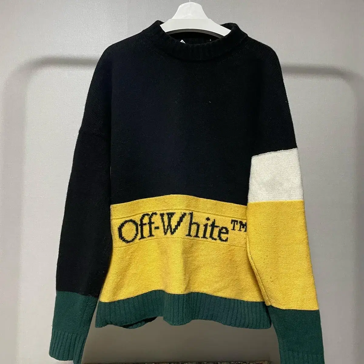 정품/M/20FW 오프화이트 블럭 니트 옐로우