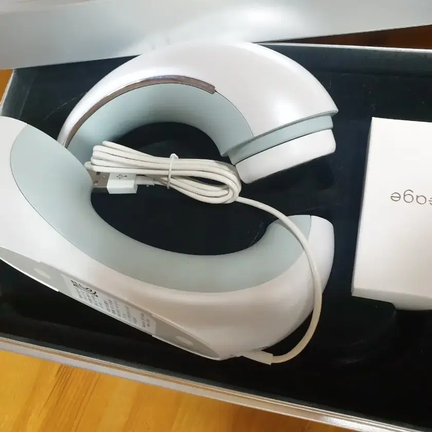 [LG Household & Health Care] Tuneage Galvanic Skin Expert + 300ml ...