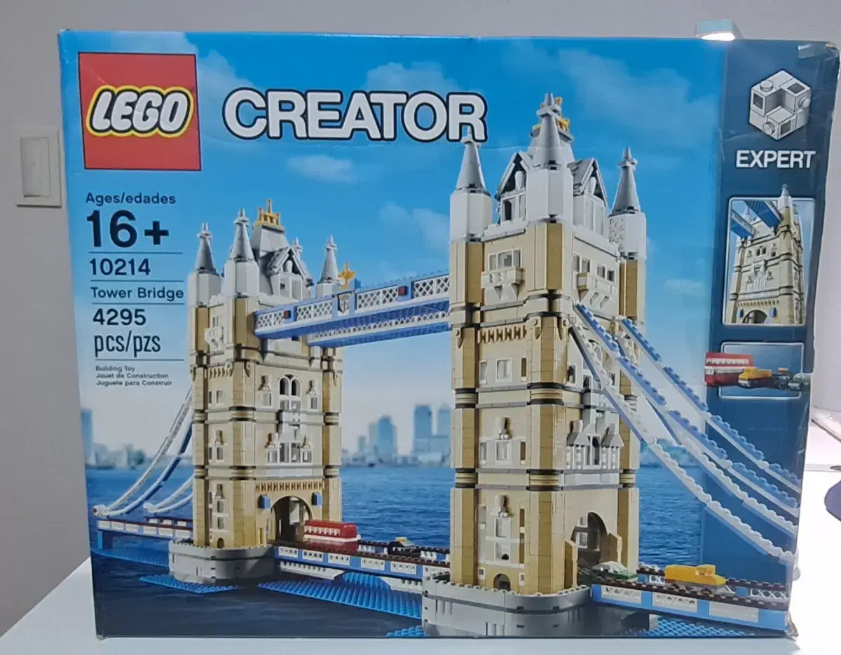 LEGO 10214 London Bridge