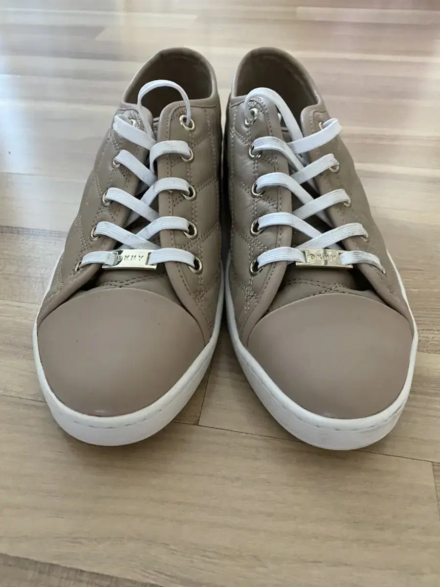 DKNY Women's Sneakers