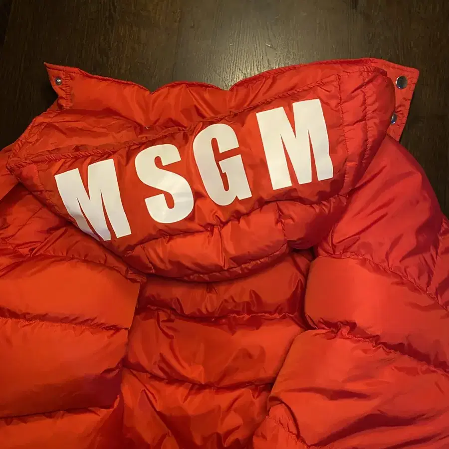 MSGM 로고 빨강 패딩 40