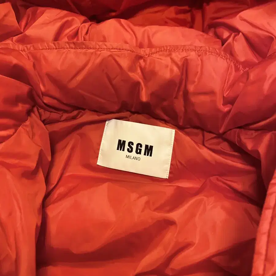 MSGM 로고 빨강 패딩 40