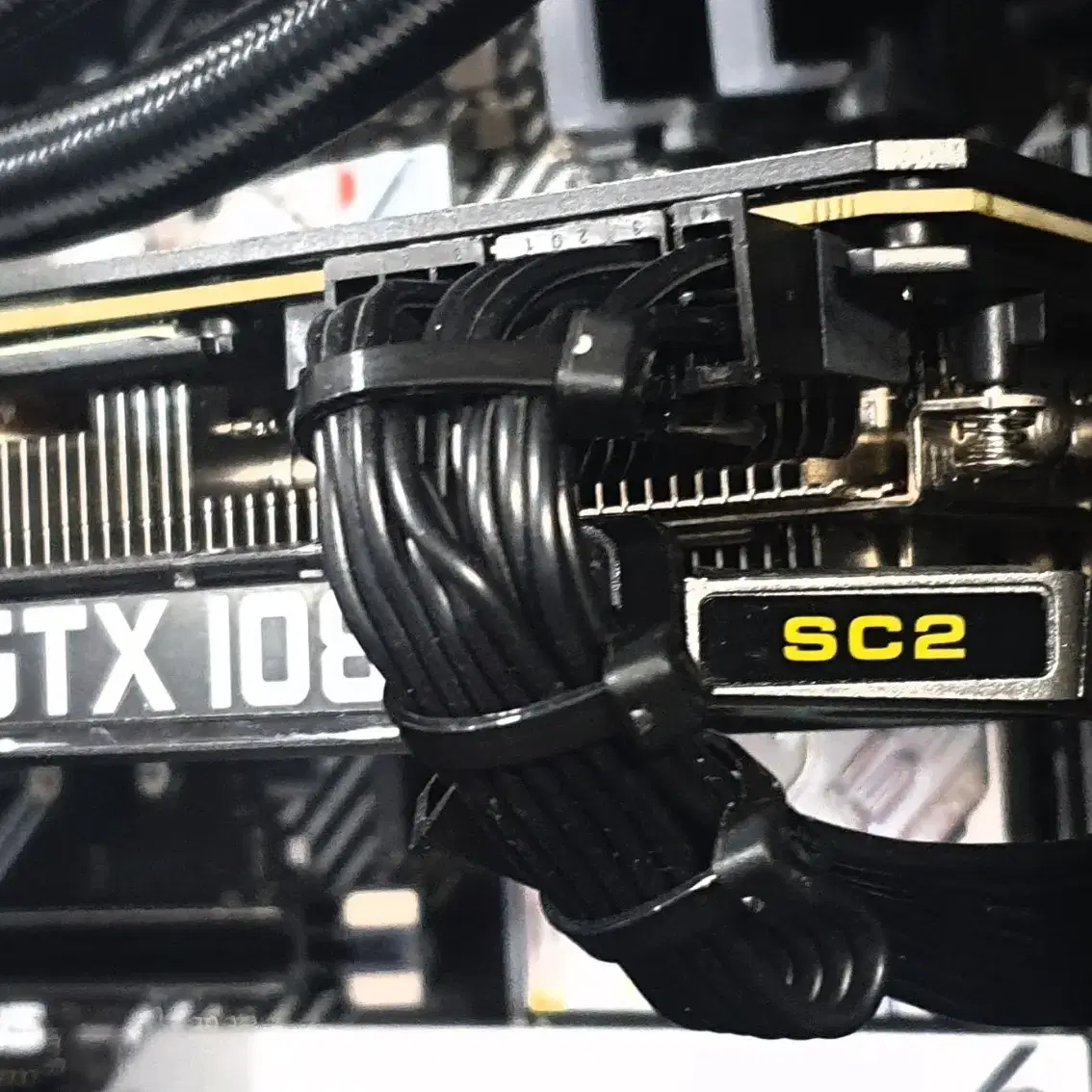 그래픽카드 EVGA/GEFORCE GTX1080TI-SC2-11G