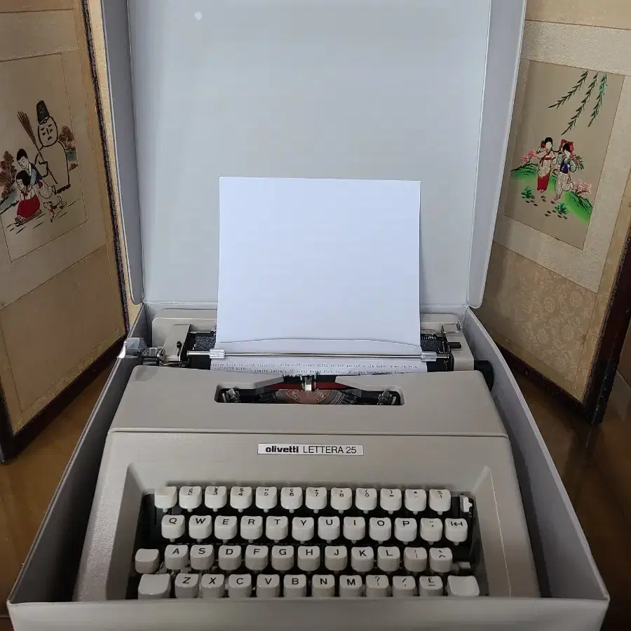 스페인제 미사용급 olivetti LETTERA 25 영문타자기