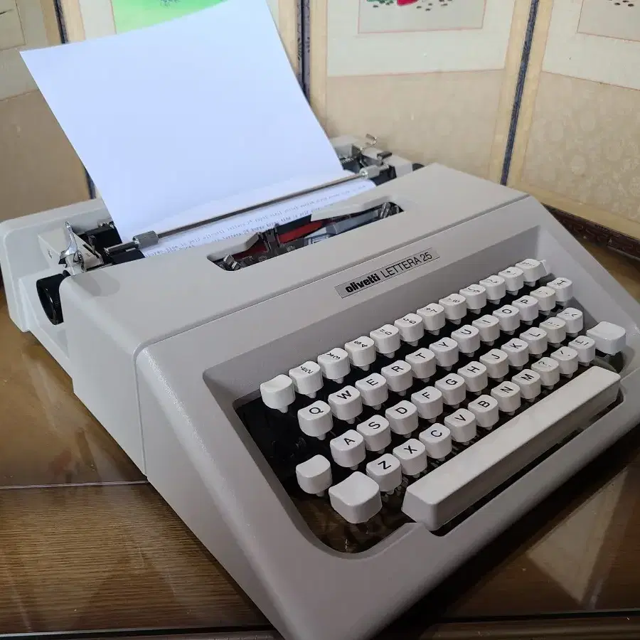 스페인제 미사용급 olivetti LETTERA 25 영문타자기