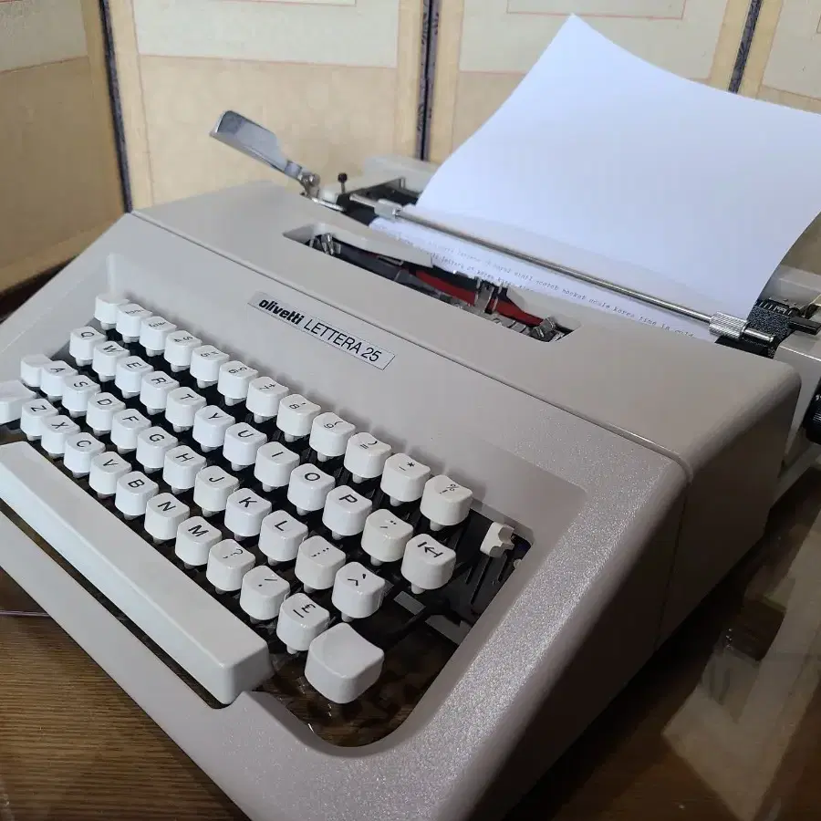 스페인제 미사용급 olivetti LETTERA 25 영문타자기