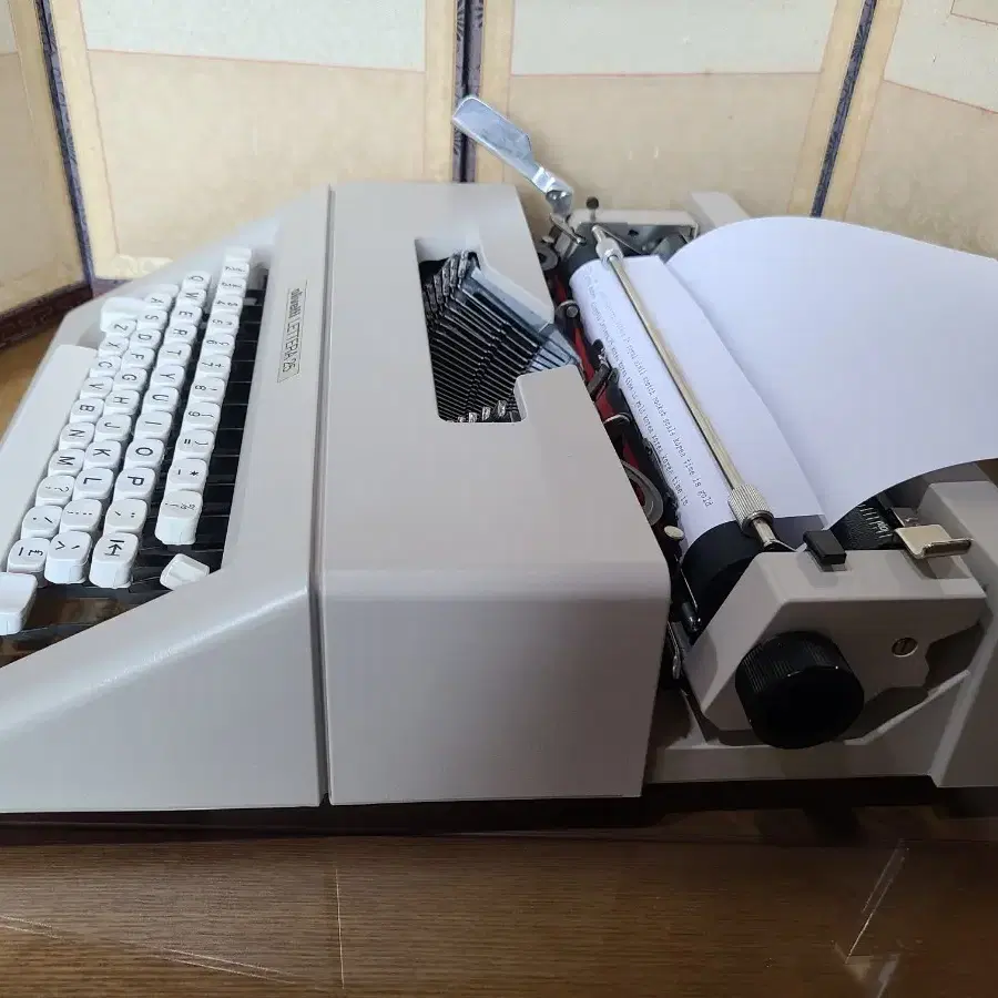 스페인제 미사용급 olivetti LETTERA 25 영문타자기