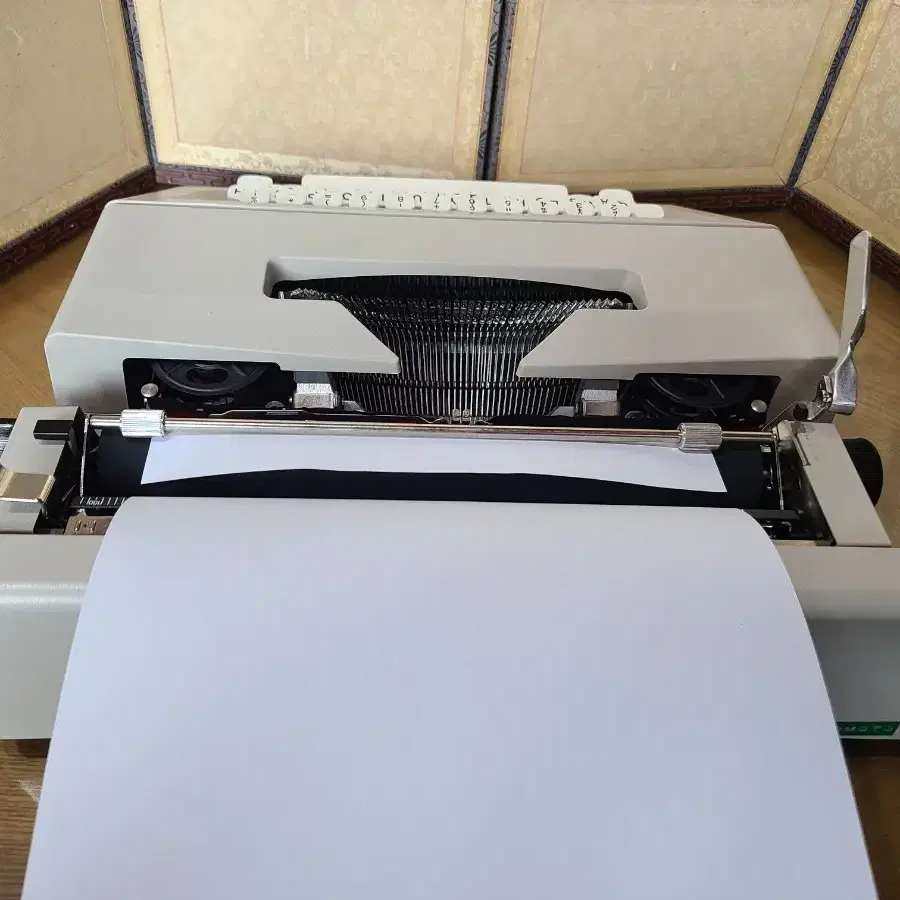 스페인제 미사용급 olivetti LETTERA 25 영문타자기