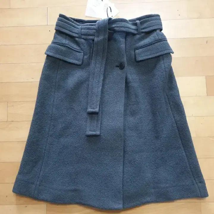 zara limited 울 스커트 (xs, 새상품)