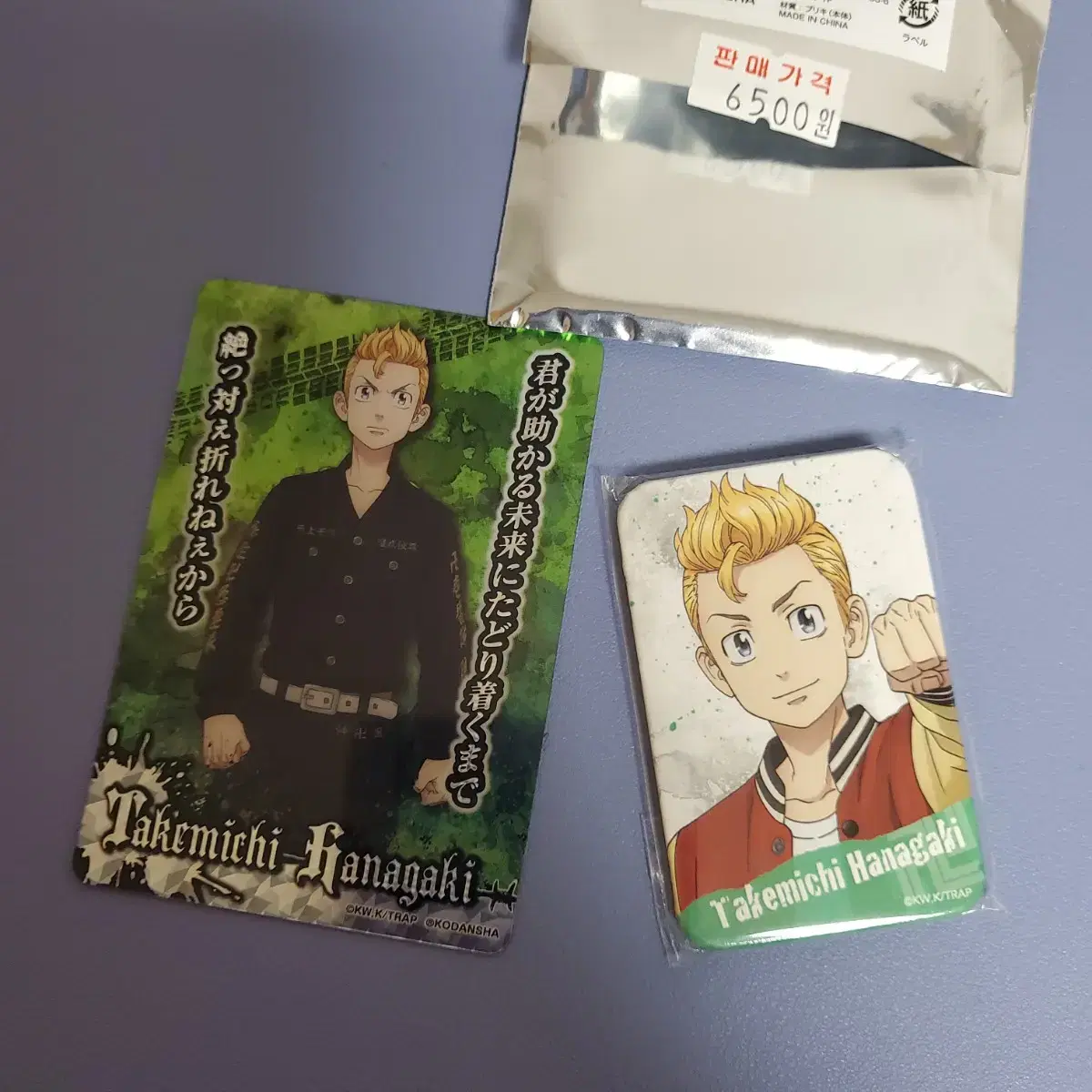 Takemichi Can Badge + Collector's Card