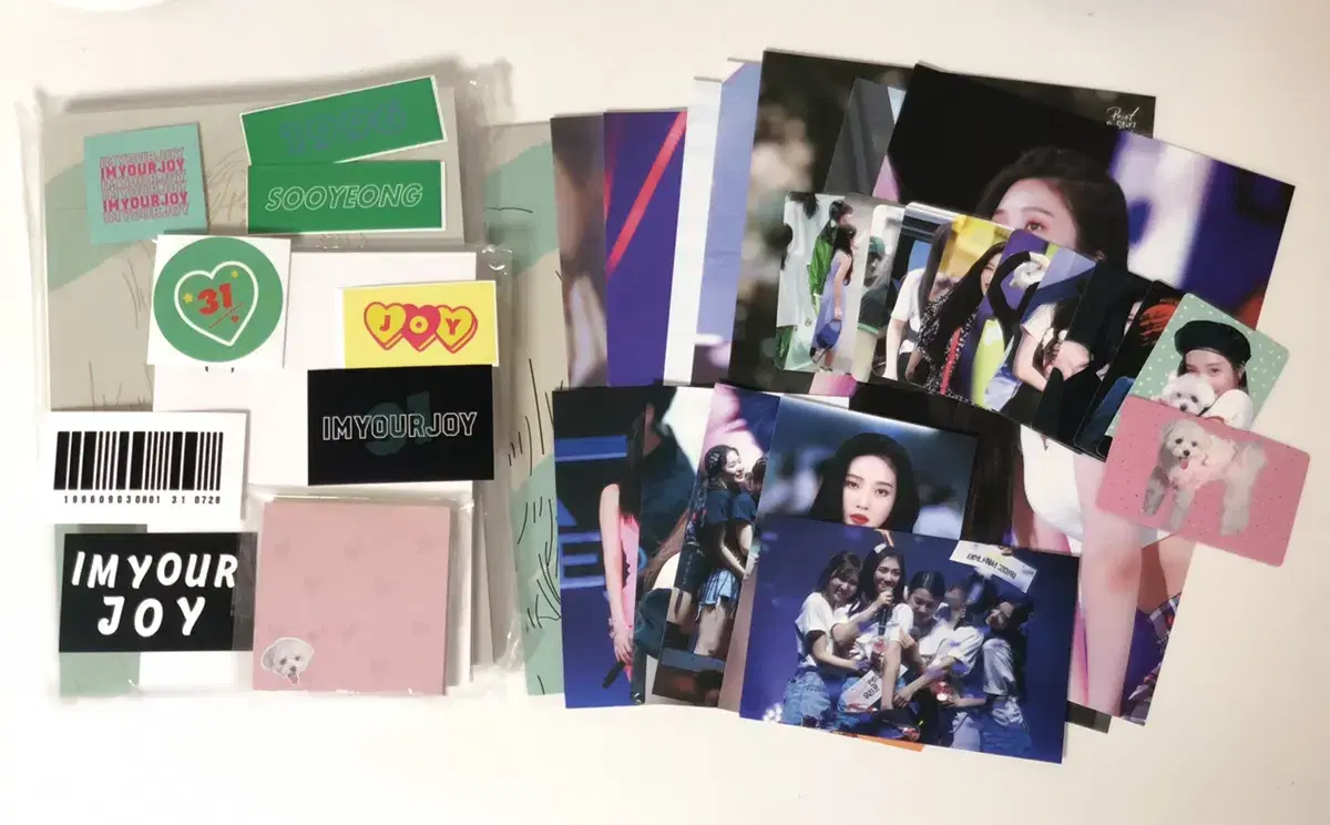 Red Velvet joy photobook Wonders Never Ends Wonders Homma Merchandise Photo Card included.