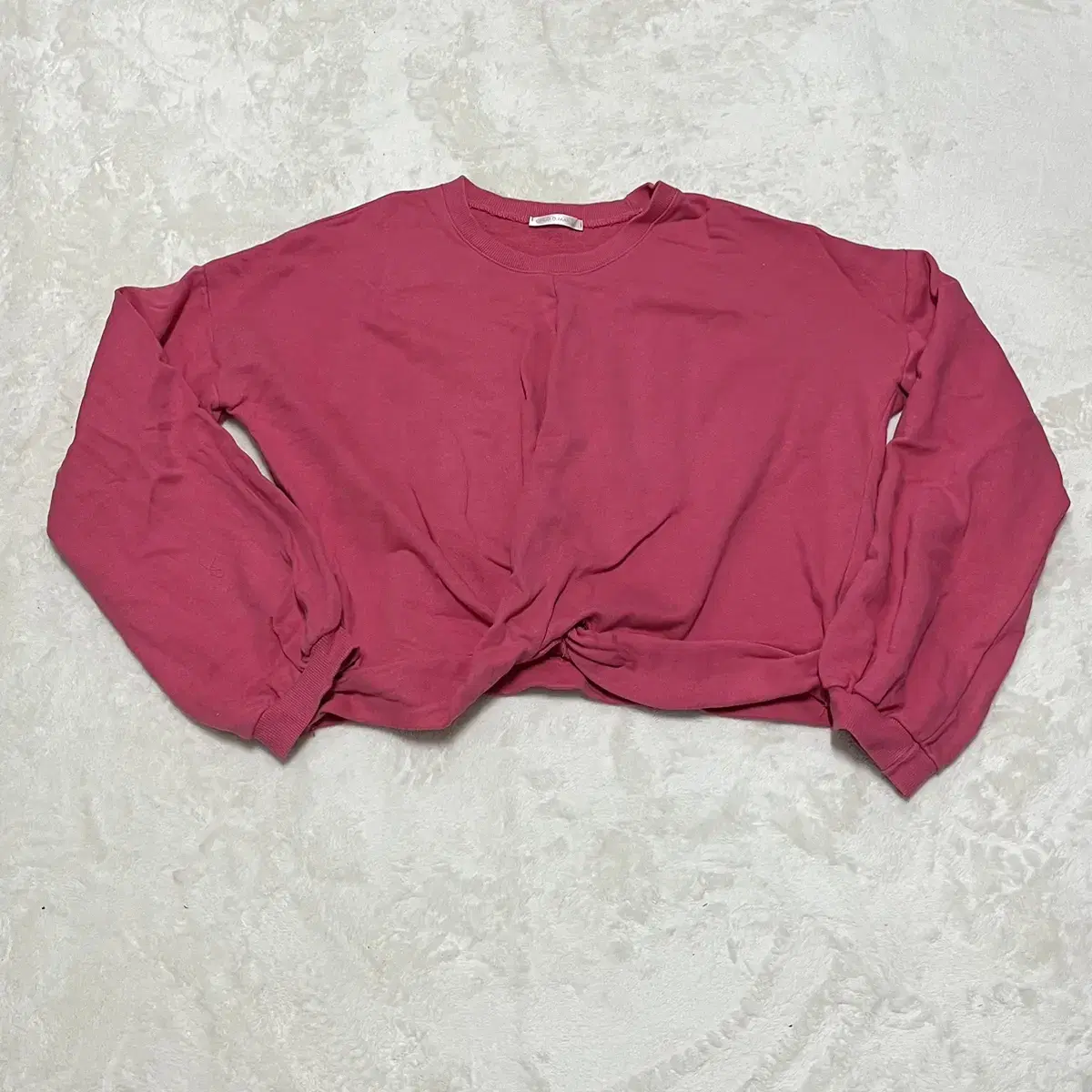 Loose-fitting crewneck sweater