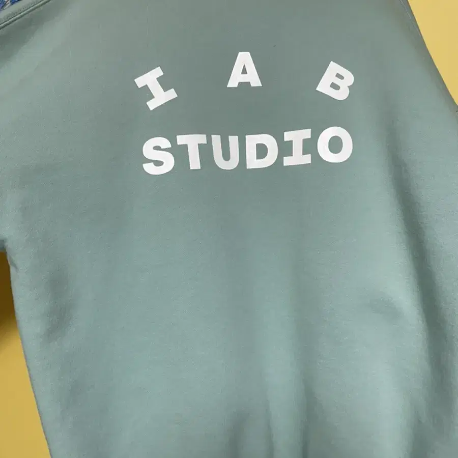 IAB STUDIO 맨투맨 (XL)