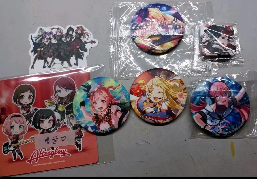 Vandream 4th Anniversary Can Badges in Bulk