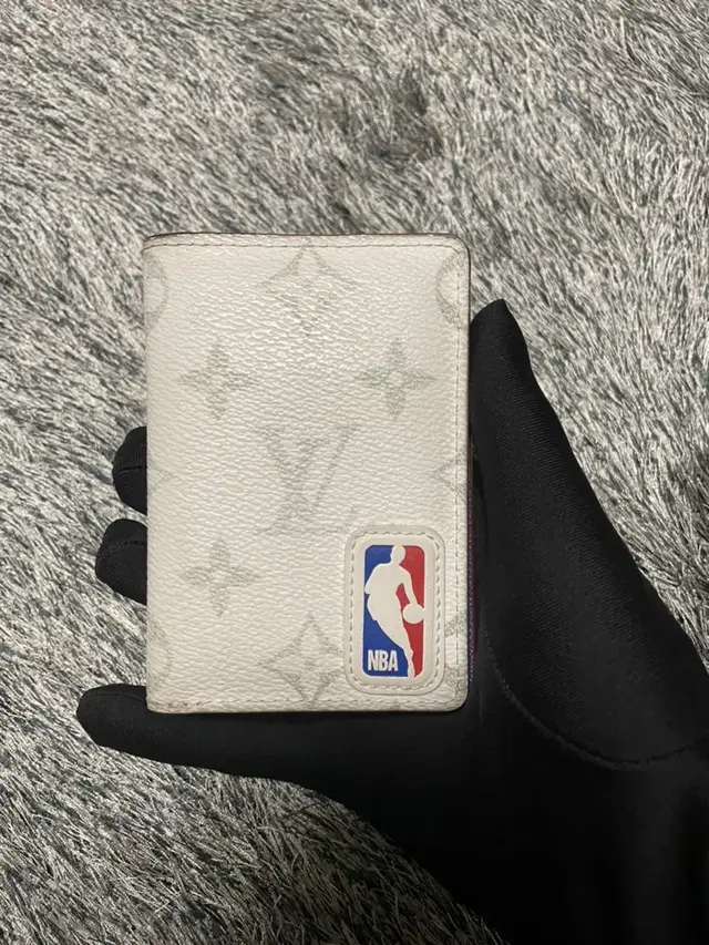 [극악매물/한정판]루이비통XNBA 콜라보 오거나이저 화이트 지갑