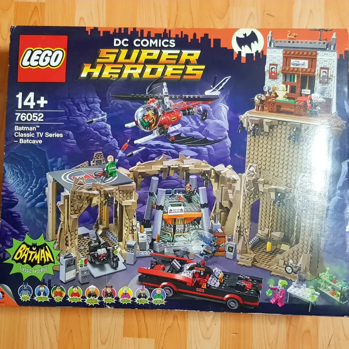 Unsealed LEGO DC Comics Super Heroes 76052